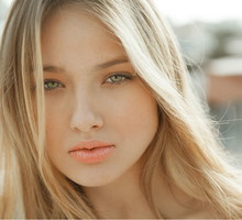 Domowe sposoby na rozjaśnienie włosów blond