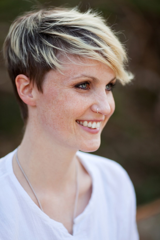 Krótkie włosy blond