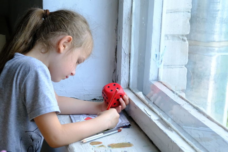 11-latka opuściła Ukrainę z ciocią, bo jej rodzice służą w armii. Bezduszni urzędnicy kazali jej wracać do ogarniętego wojną kraju