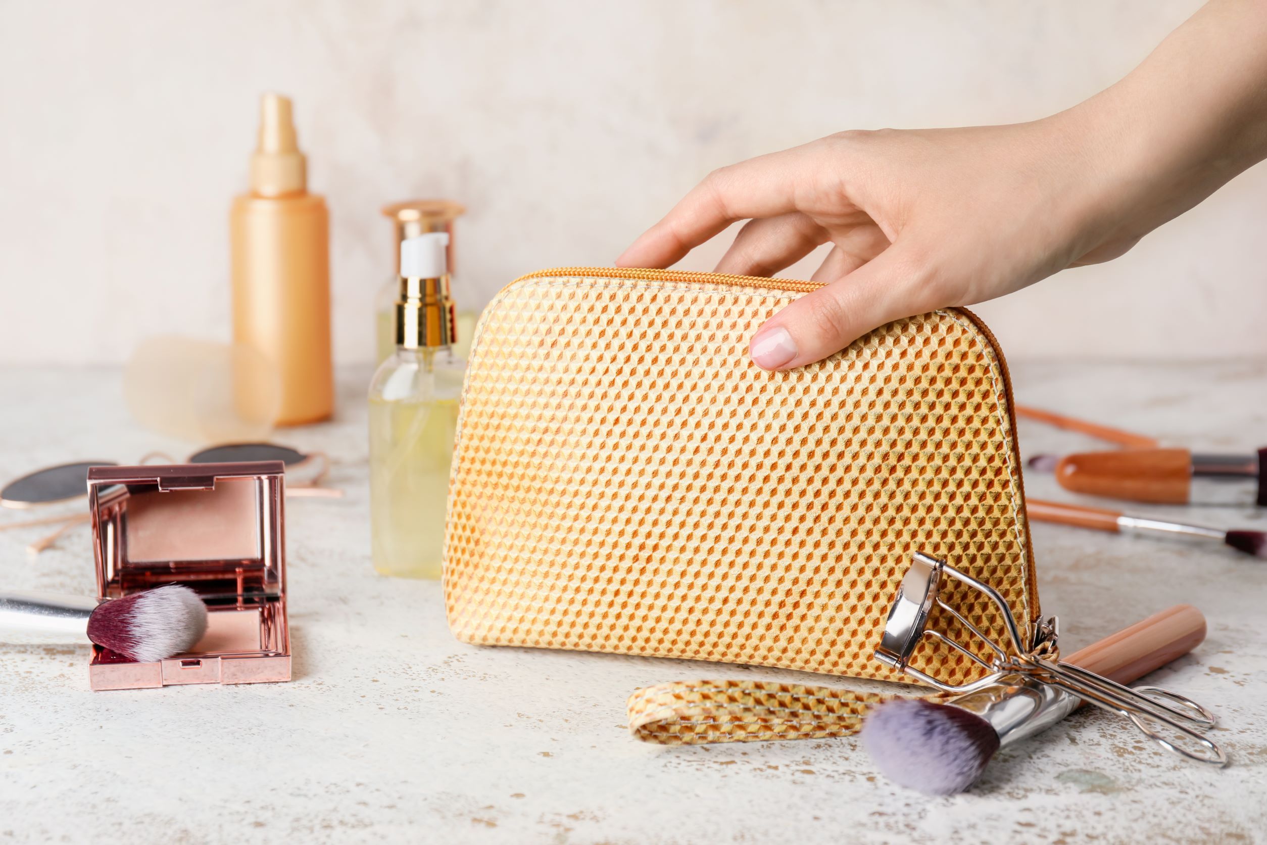 Kosmetyczka 30+ redaktorki Claudia.pl - pielęgnacja twarzy, włosów i ciała