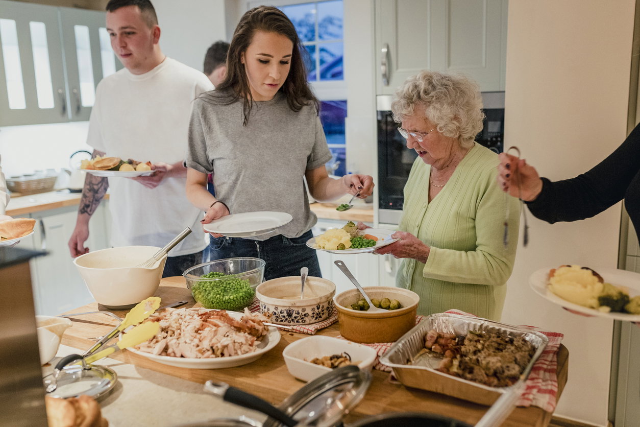 Świąteczne dania mogą być  wypełnione złą energią. To zaklęcie ochroni twoich bliskich przed urokiem