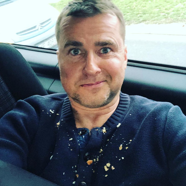 Michał Paszczyk z kabaretu Paranienormalni przeprasza za zdjęcie z plaży: Życzono mi szybkiej śmierci, mojej rodzinie białaczki