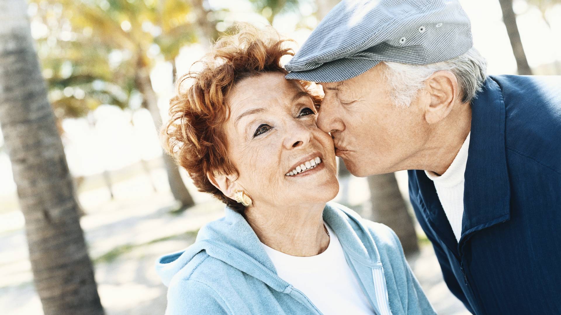 Oto imiona mężczyzn, którzy obsypują partnerki komplementami. Na liście jest tylko 5 imion