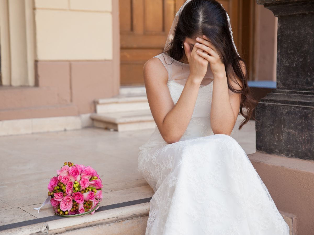 płacząca panna młoda