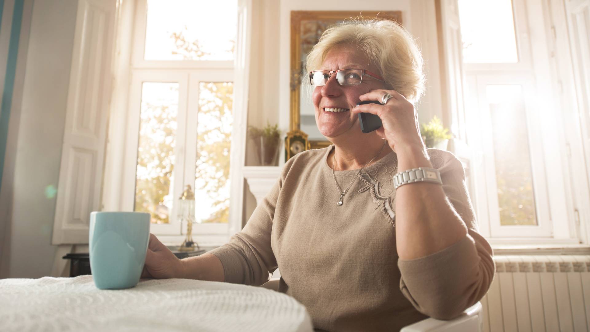 Oto imiona kobiet, które są strasznymi gadułami. 5 pań ciągle wiszą na telefonie