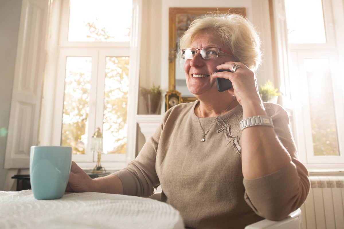 Oto imiona kobiet, które są strasznymi gadułami. 5 pań ciągle wiszą na telefonie