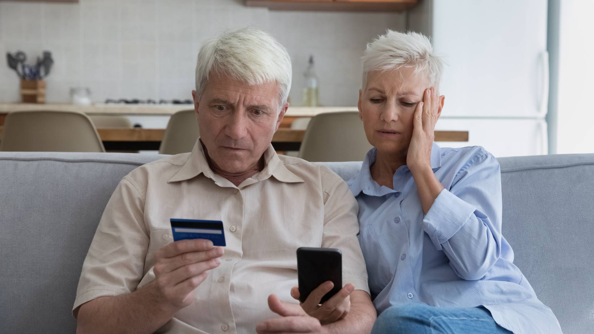 Oto imiona mężczyzn, którzy mają dziurawe kieszenie. 5 panów ma pecha do pieniędzy