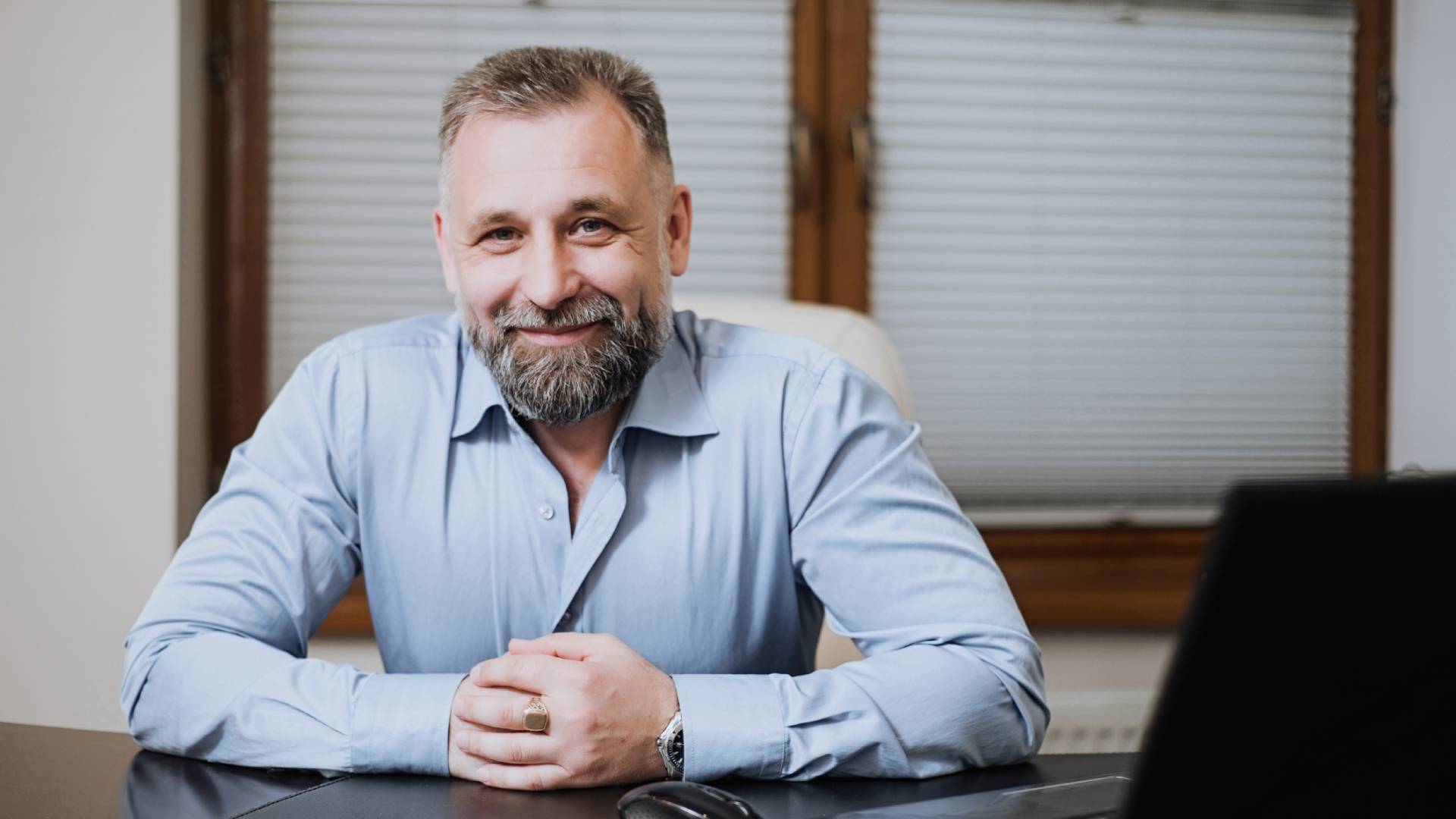 Oto imiona bardzo atrakcyjnych mężczyzn. 5 panów nie może narzekać na brak powodzenia