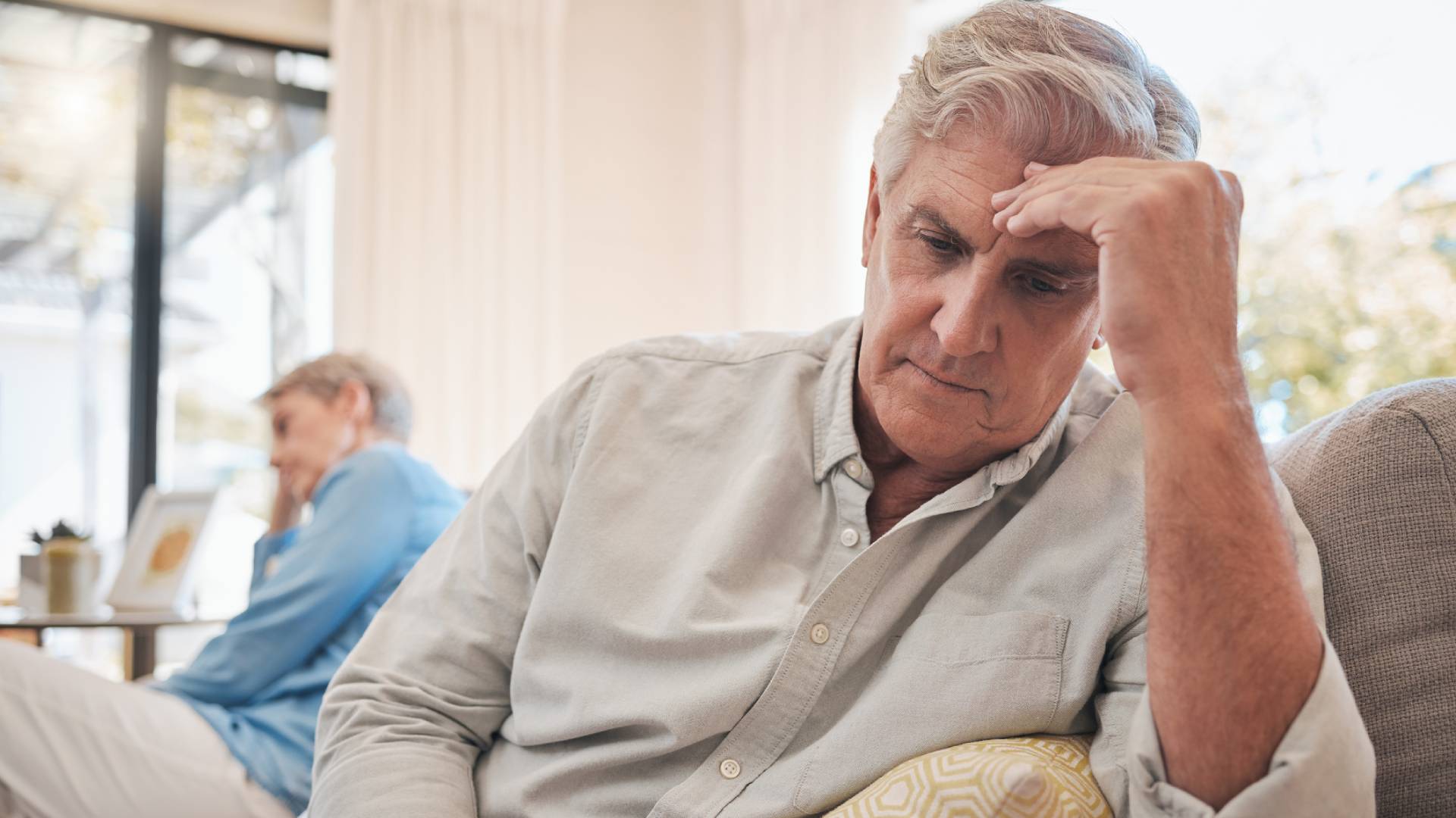 Oto imiona mężczyzn, którzy uciekają przed problemami. Gdy coś jest nie tak, tych 5 panów  bierze nogi za pas
