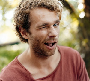 Mężczyźni o tych 3 znakach zodiaku mają kosmate myśli. Wszędzie dopatrują się podtekstu