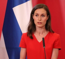 Kim jest Sanna Marin, "najmłodsza premier świata"? Kocha rockowe festiwale, wychowana przez matki-lesbijki, właśnie wprowadza Finlandię do NATO