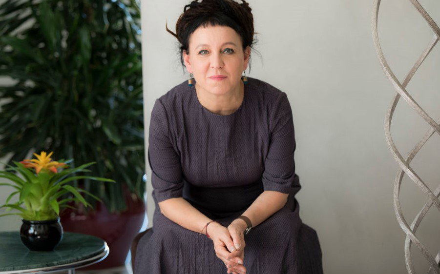 Olga Tokarczuk wygłosiła mowę noblowską: 10 najważniejszych cytatów, które powinnaś znać