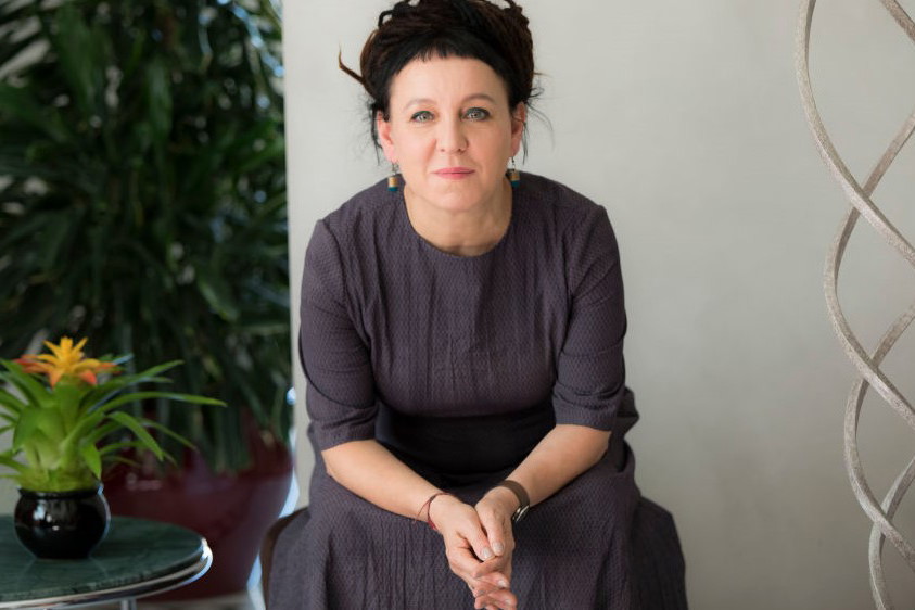 Olga Tokarczuk wygłosiła mowę noblowską: 10 najważniejszych cytatów, które powinnaś znać