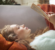 Wzruszające dedykacje do książki dla każdego: najlepsze inspiracje