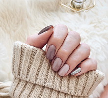 Paznokcie "migdałki", "trumienki" czy "kwadratowe"? Sprawdź, jaki kształt paznokci pasuje do ciebie