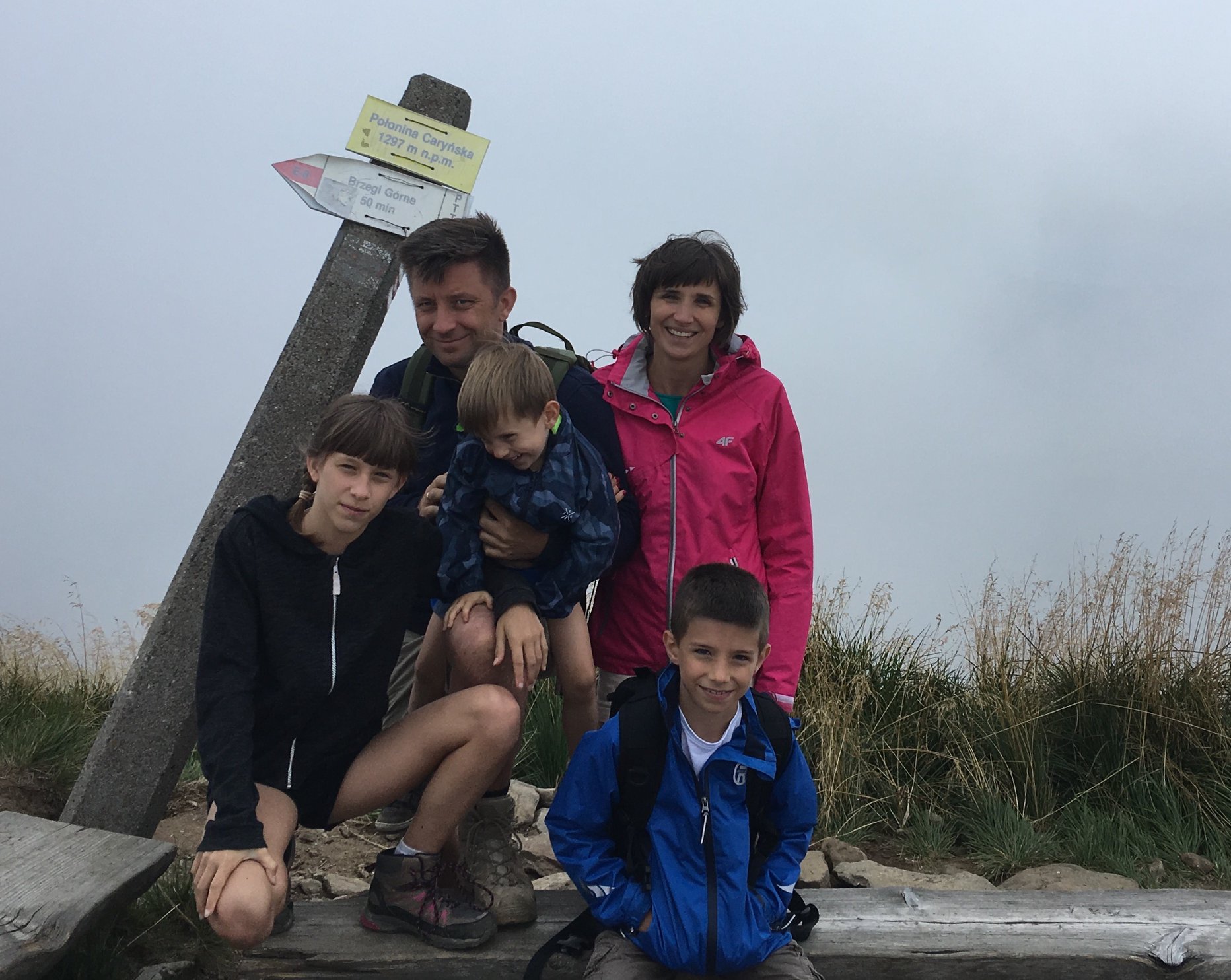 Michał Dworczyk z żoną Agnieszką Dworczyk i dziećmi