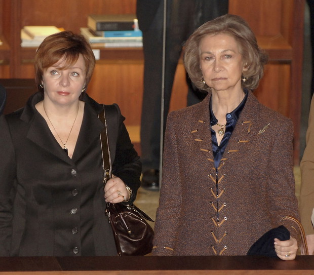 Żona Władimira Putina to chyba najbardziej strzeżona żona świata. Jaką tajemnicę skrywa Ludmiła Aleksandrowna?