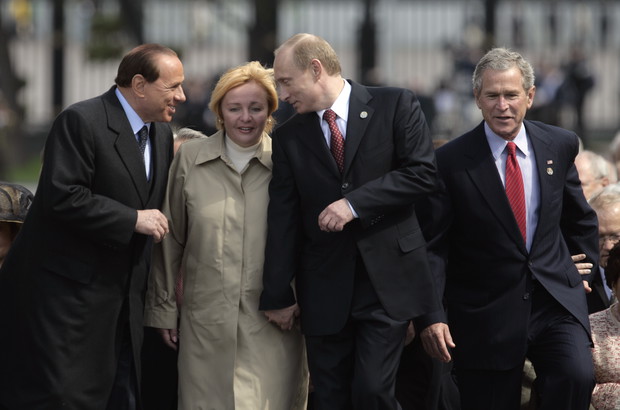 Żona Władimira Putina to chyba najbardziej strzeżona żona świata. Jaką tajemnicę skrywa Ludmiła Aleksandrowna?