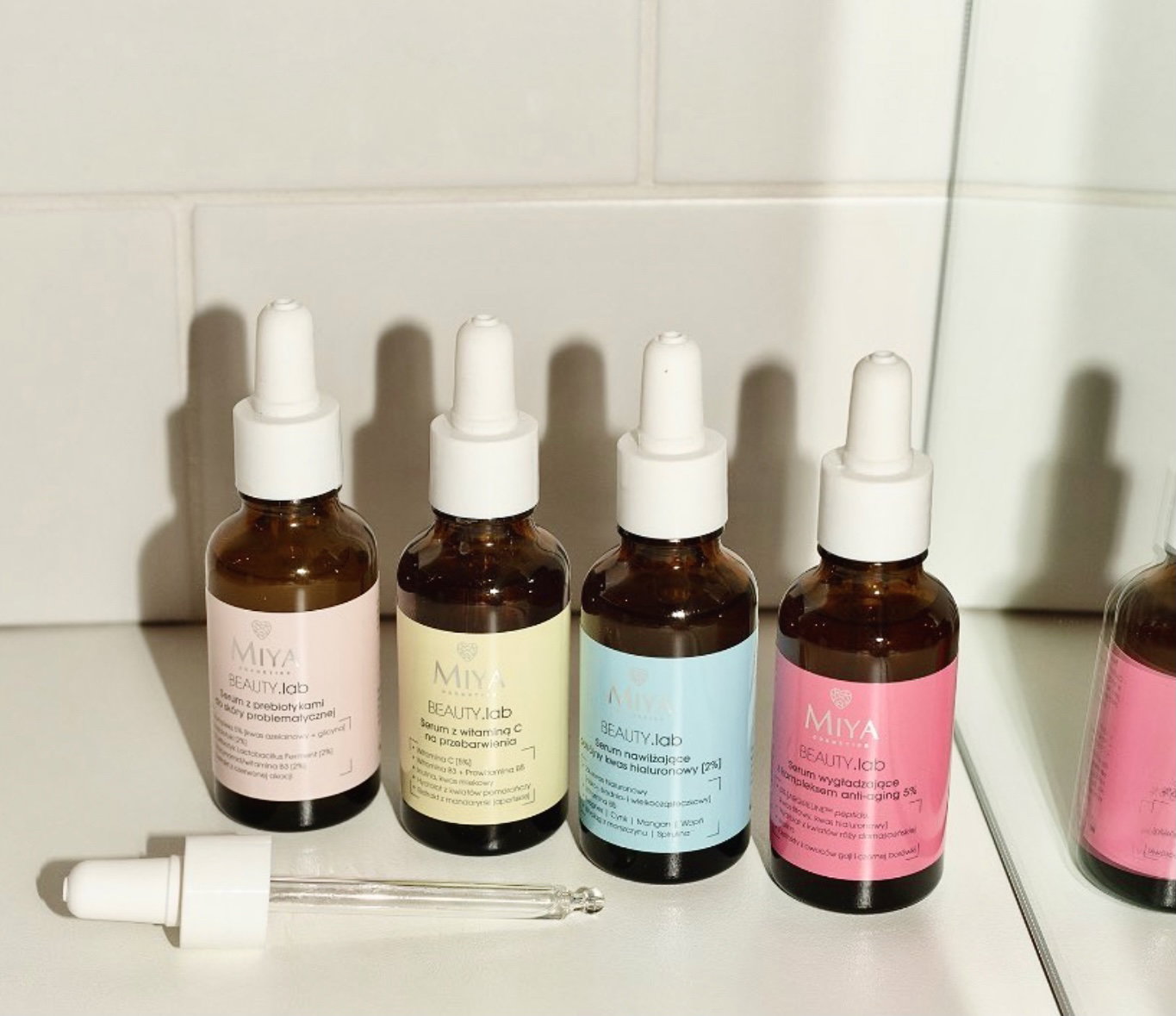 Miya serum z prebiotykami, witaminą C, kwasem hialuronowym