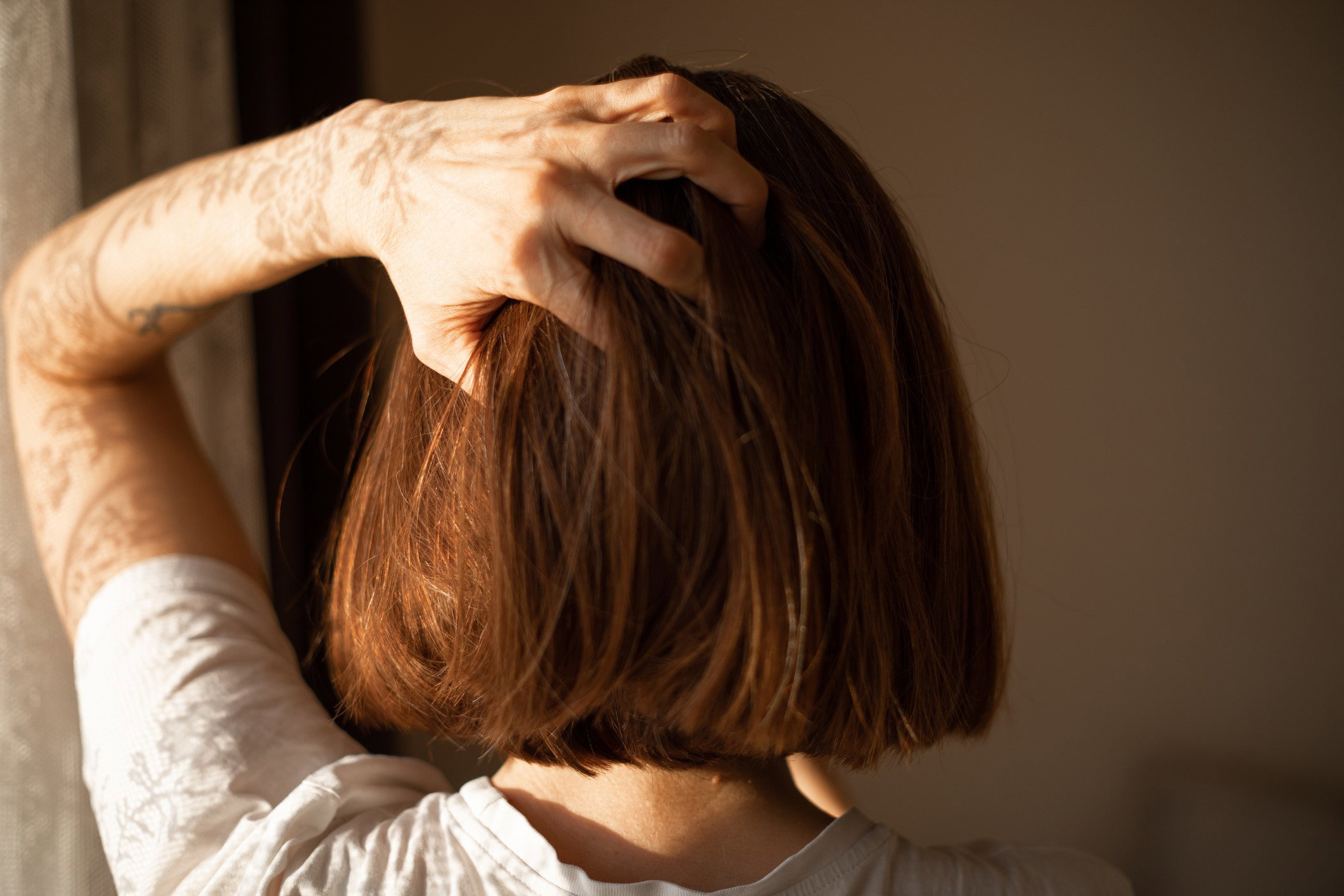 Blunt bob – jak wygląda? Komu pasuje? Jak go układać?