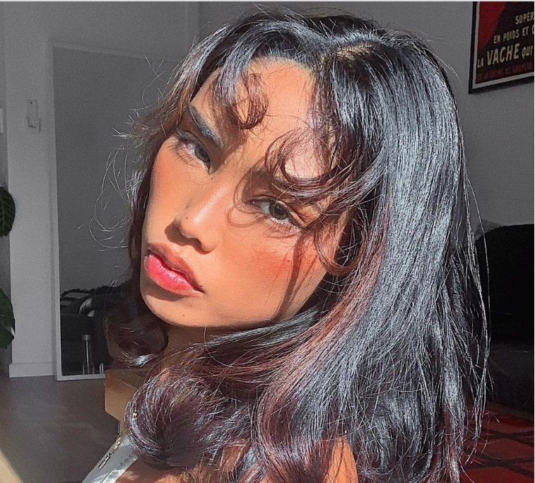 Upięcia włosów do ramion – jak upiąć włosy półdługie?