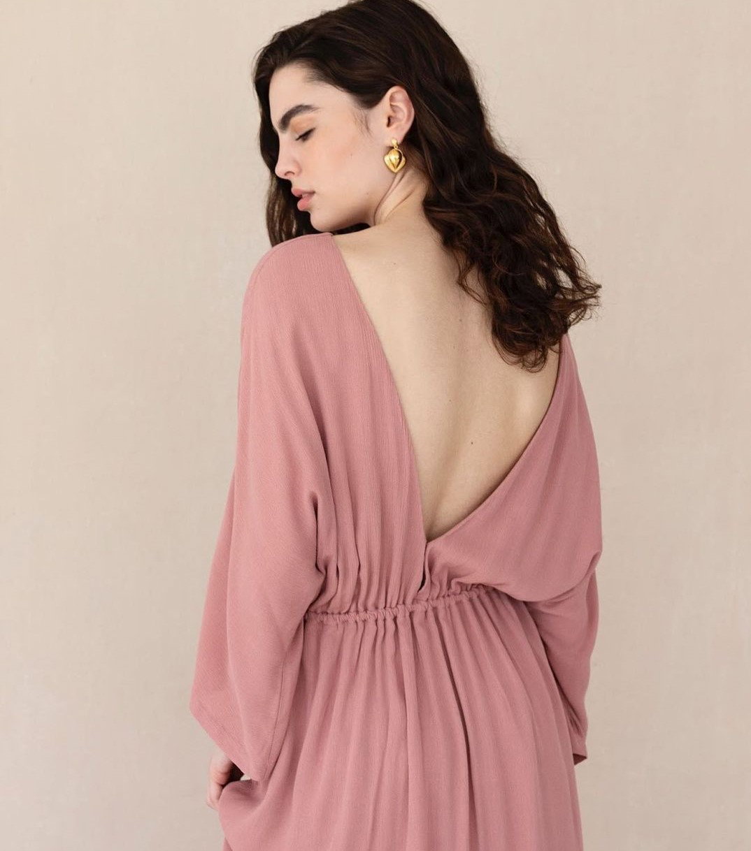 Niezbędnik minimalistki: te dodatki pokochają fanki mody w duchu "im mniej, tym lepiej"