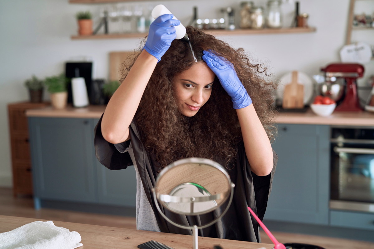 Jak zmyć farbę do włosów ze skóry?