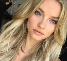 Jak ochłodzić blond włosy w domu?