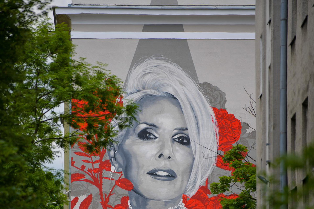 Mural Kory w Warszawie. Gdzie zobaczyć?