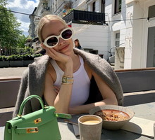 Okulary przeciwsłoneczne: jakie modele będą modne w tym roku? Fani lat 70. i oryginalnych oprawek będą zachwyceni!