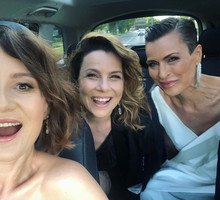 Danuta Stenka zachwyciła wszystkich na gali Orły 2021. 59-letnia gwiazda białym total lookiem skradła show. Wielka klasa!