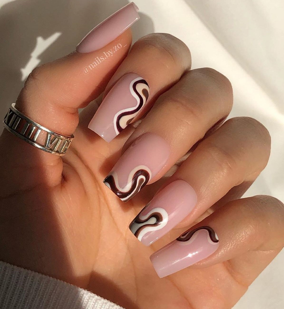 Przedłużanie paznokci