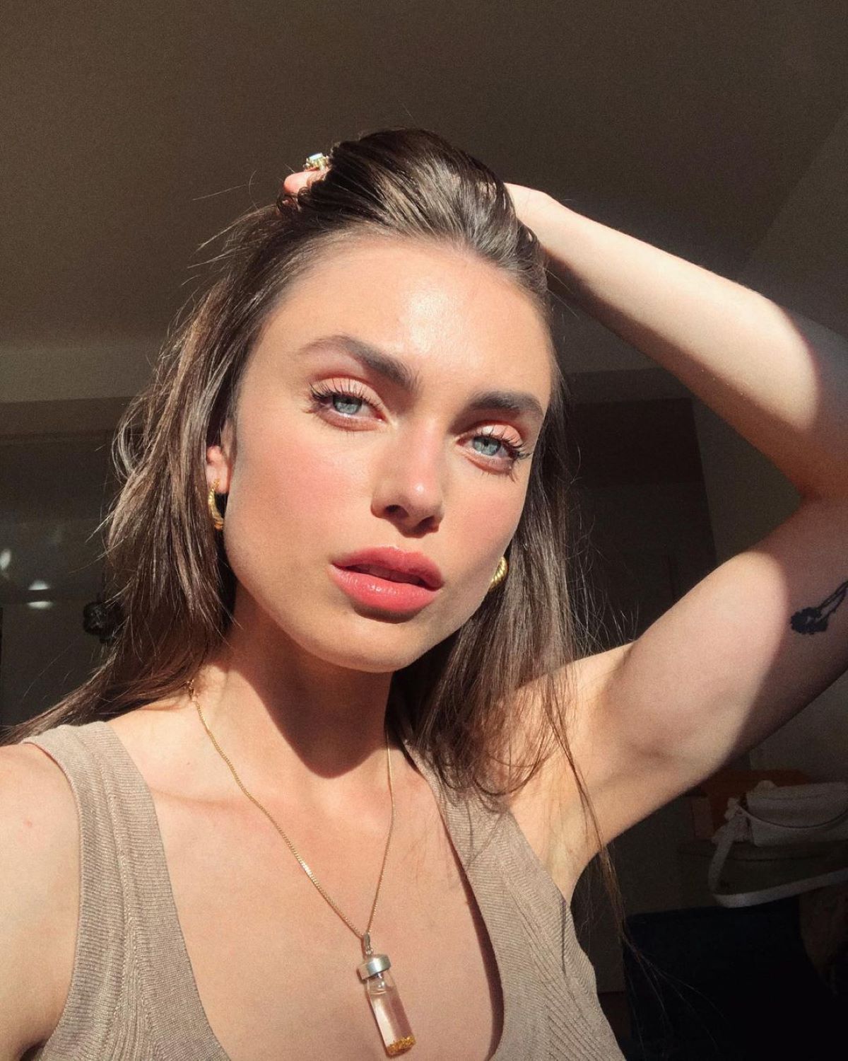 Marta Warchoł, znana dziennikarka TVN24 pokazała namiętne zdjęcie z dziewczyną. "Wiecznej miłości", życzą obserwatorzy