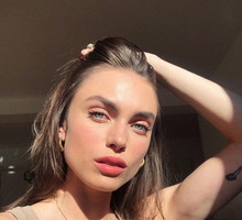 Marta Warchoł, znana dziennikarka TVN24 pokazała namiętne zdjęcie z dziewczyną. "Wiecznej miłości", życzą obserwatorzy