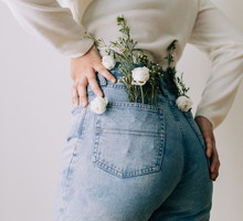 Dlaczego kieszenie w damskich jeansach są mniejsze niż w męskich, czyli ile jeansy mają wspólnego z patriarchatem?