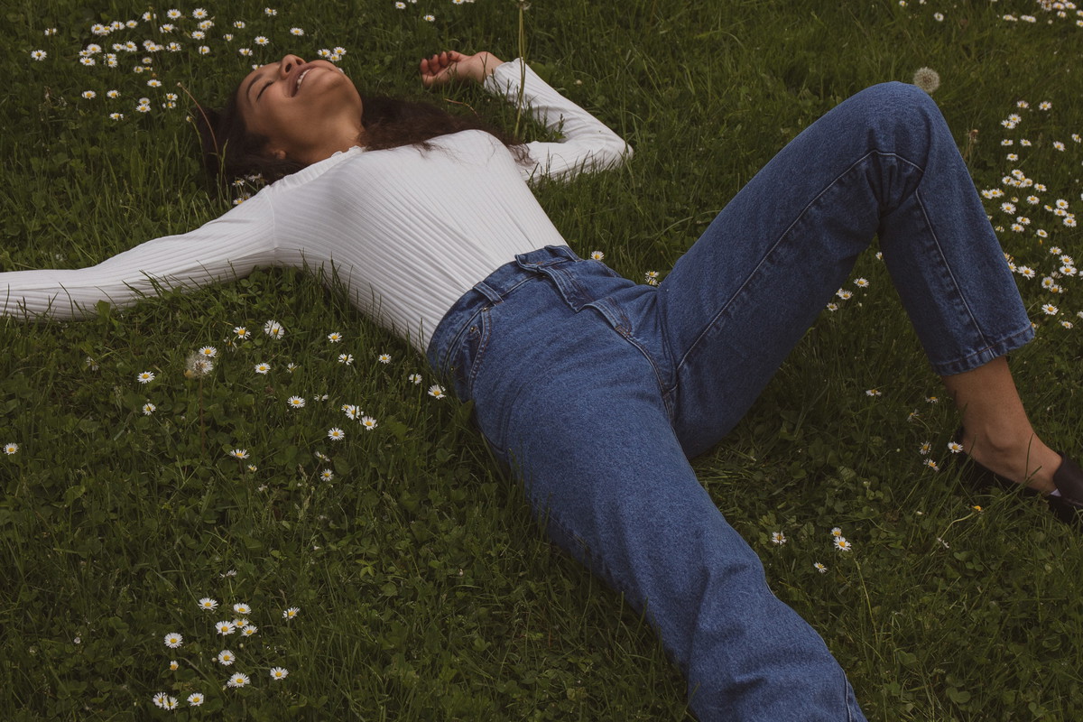 Czy kupując nowe jeansy powinniśmy mieć wyrzuty sumienia? Czy jeans ekologiczny jest droższy niż zwykły?