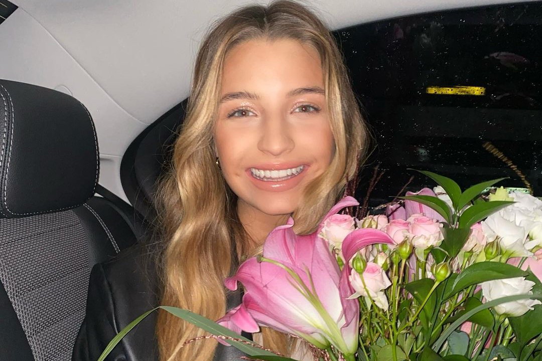 Sukienka na jesień: gdzie znajdziesz sukienkę w groszki w stylu Julii Wieniawy? Jak stylizować ten model jesienią?