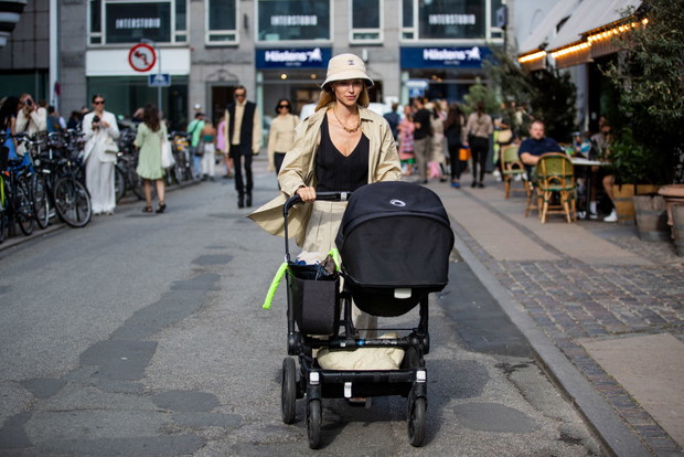 Moda trendy: Wielki powrót minimalizmu. Co będzie modne tej jesieni?