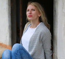 Kobieta na budowie domu