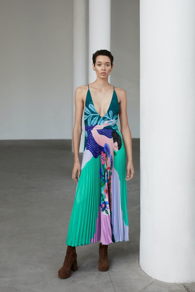 Agnieszka Woźniak-Starak muzą i współprojektantką kolekcji VICHER x AWS „Zocha” AW 21/22