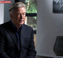 Alec Baldwin w wywiadzie dla ABC News wyznaje: "Nie pociągnąłem za spust". Jak zatem doszło do tragedii?