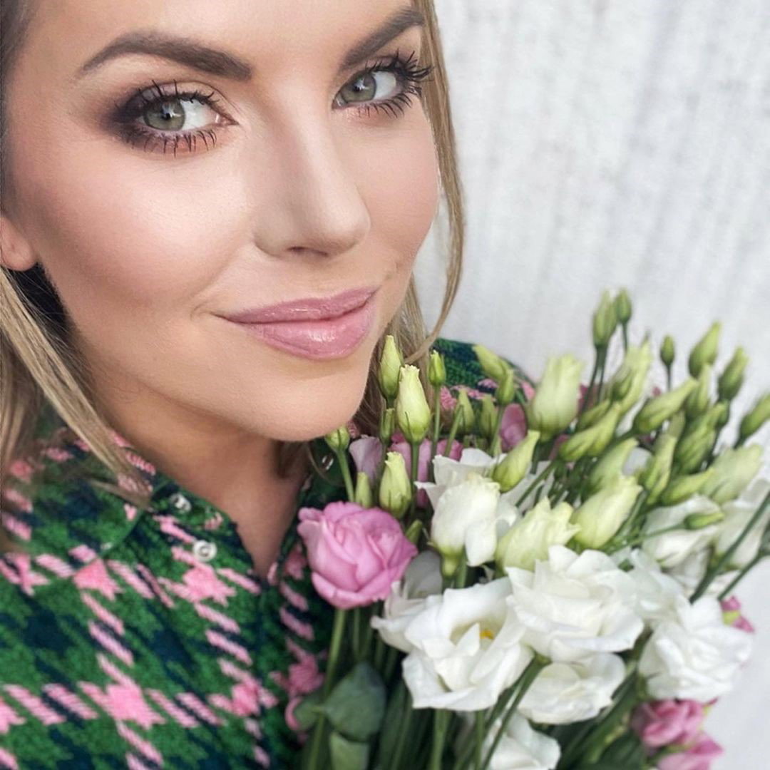 Aleksandra Kwaśniewska publikuje zdjęcie z wesela, które nigdy nie ujrzało światła dziennego. Padło też pytanie o brak obrączki na palcu