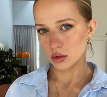 Biżuteria: długie naszyjniki z wisiorkiem będą hitem tego sezonu! Zobacz jak je nosić?