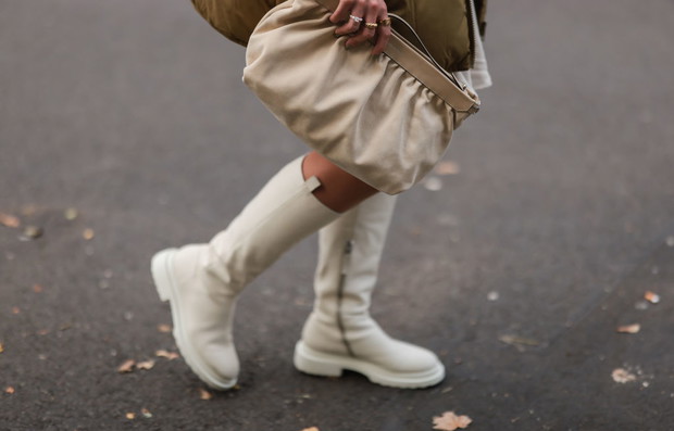 Białe botki na jesień i zimę - totalny hit sezonu czy kicz?