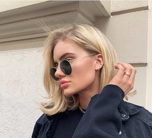 Cieniowane włosy do ramion