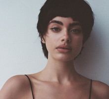 Bardzo krótkie fryzury damskie – komu pasują? Galeria fryzur