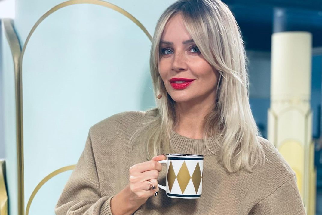 Agnieszka Woźniak-Starak w swetrze za ponad 4 tys. złotych zachwyciła fanki. Znalazłyśmy identyczne odpowiedniki już za 120 zł!