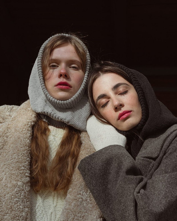 Balaclava - czapka w stylu kominiarki to najmodniejszy element zimowych stylizacji tego sezonu