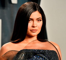 Kylie Jenner urodziła. Drugie dziecko celebrytki ma w dacie narodzin "anielską liczbę". Co to oznacza?