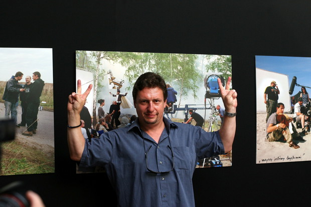 Krzysztof Wellman na wernisażu wystawy swoich fotografii pt: Kulisy filmu, 2006
